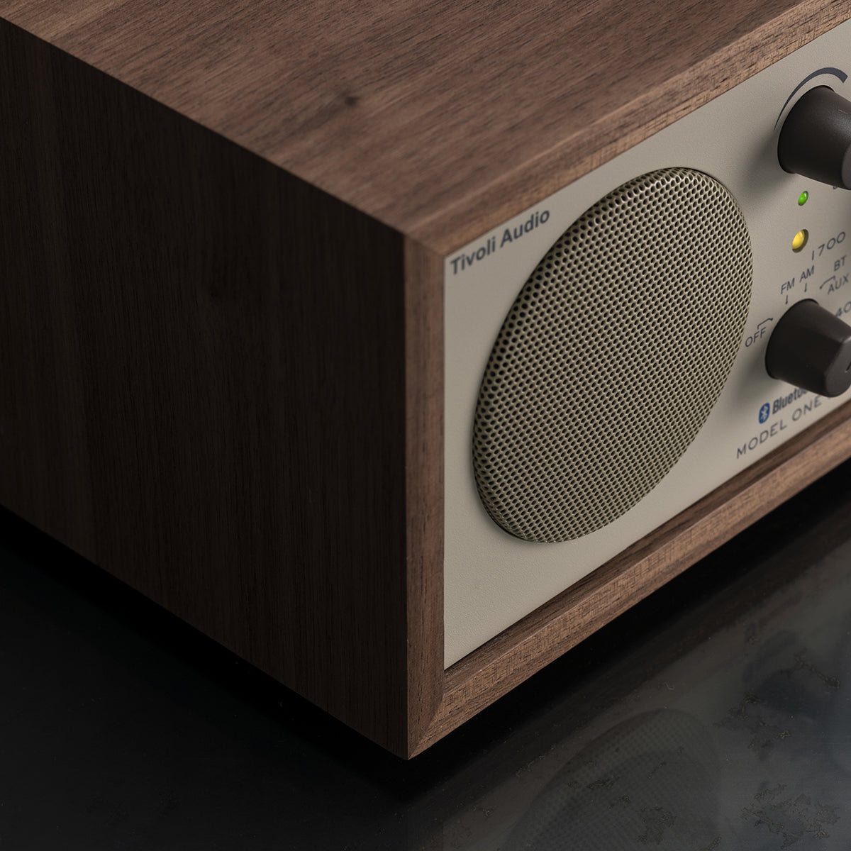 Model One Bluetooth Walnut/Beige