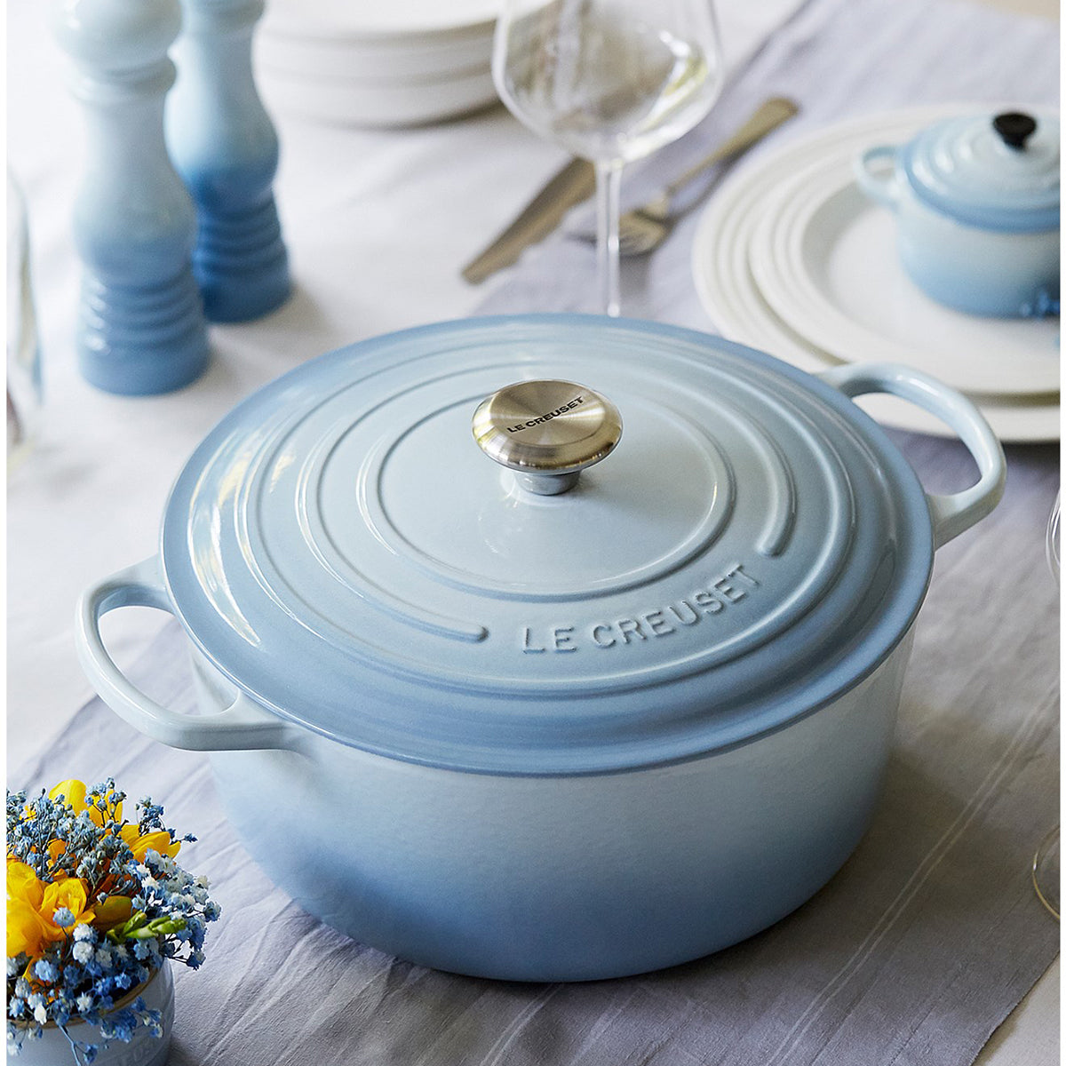 Signature Round Casserole Coastal Blue 24cm