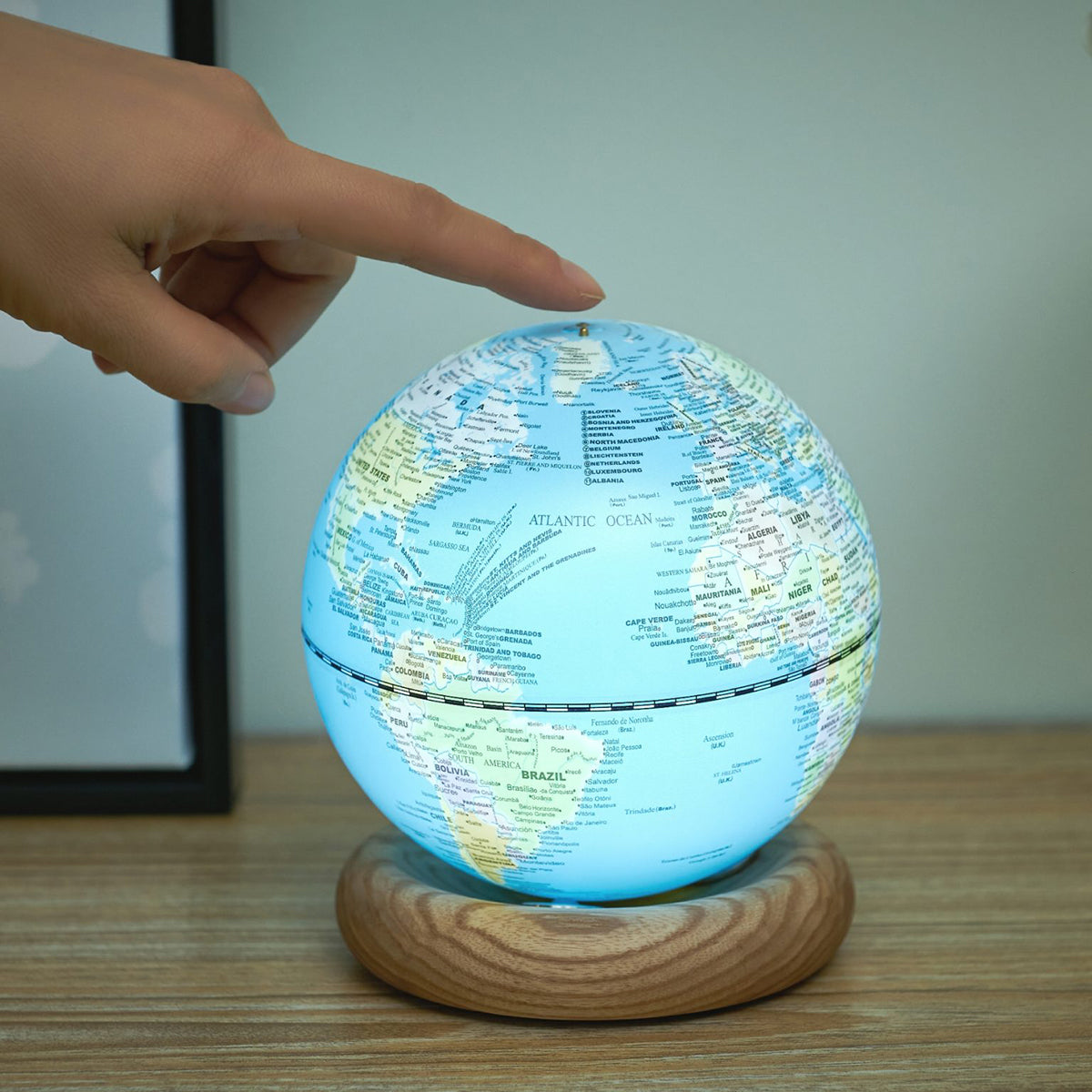 Atlas Globe Lamp Mini