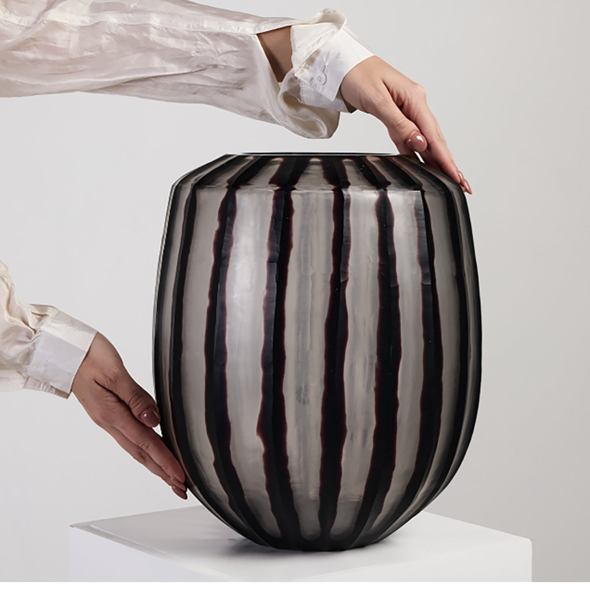 Banda Vase Garnet Large