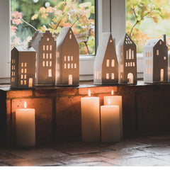 Pitched Roof Light House 20cm